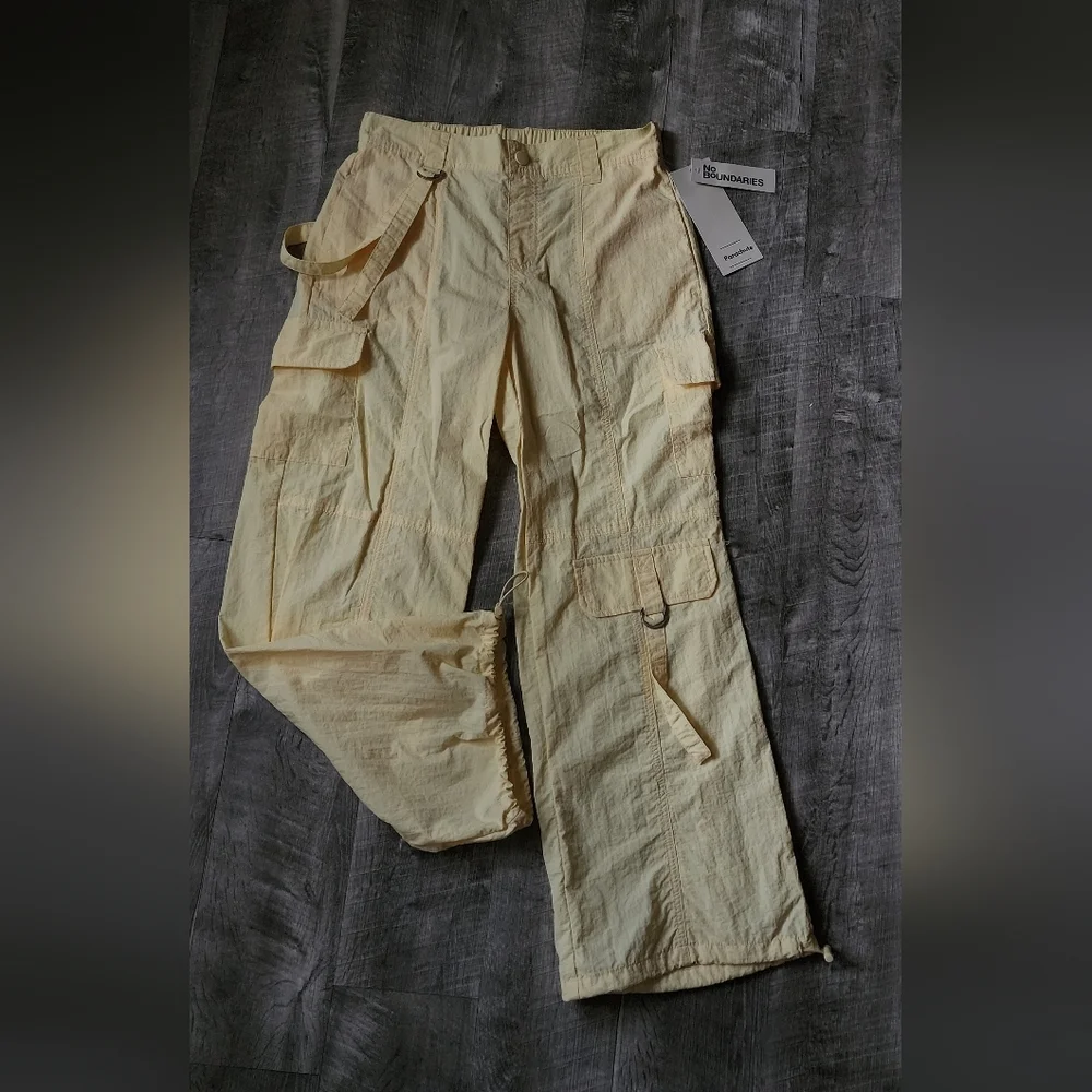 No Boundaries Cream Cargo Pants - Picture 2 of 9